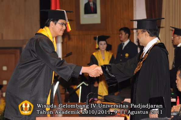 wisuda-fmipa-oleh-rektor-212