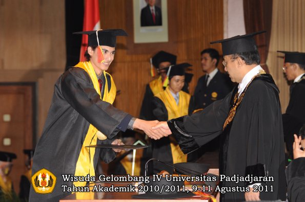 wisuda-fmipa-oleh-rektor-219