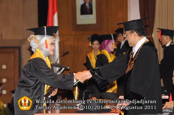 wisuda-fmipa-oleh-rektor-224