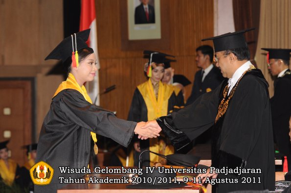 wisuda-fmipa-oleh-rektor-226