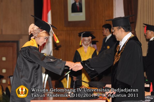 wisuda-fmipa-oleh-rektor-227