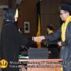 wisuda-fe-oleh-dekan-232