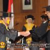 wisuda-fe-oleh-rektor-063