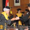 wisuda-fe-oleh-rektor-065