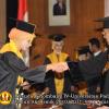 wisuda-fe-oleh-rektor-075