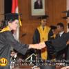 wisuda-fe-oleh-rektor-078