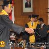 wisuda-fe-oleh-rektor-080