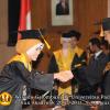 wisuda-fe-oleh-rektor-104