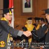 wisuda-fe-oleh-rektor-123