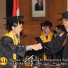 wisuda-fe-oleh-rektor-139