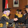 wisuda-fe-oleh-rektor-179