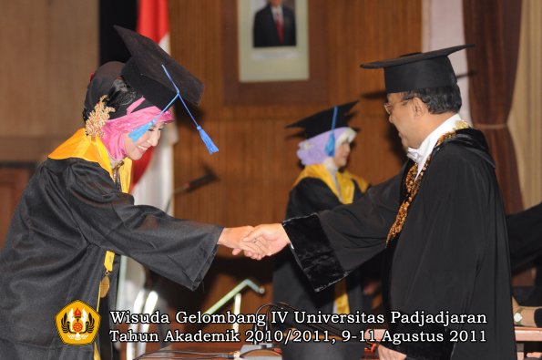 wisuda-fik-oleh-rektor-163