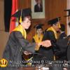 wisuda-fe-oleh-rektor_046