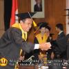 wisuda-fe-oleh-rektor_047