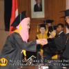 wisuda-fe-oleh-rektor_049