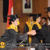 wisuda-fe-oleh-rektor_050