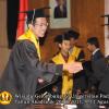 wisuda-fe-oleh-rektor_061