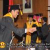 wisuda-fe-oleh-rektor_063