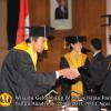 wisuda-fe-oleh-rektor_067