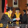 wisuda-fe-oleh-rektor_077