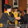 wisuda-fe-oleh-rektor_090