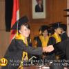 wisuda-fe-oleh-rektor_096