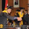 wisuda-fe-oleh-rektor_168