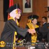 wisuda-fe-oleh-rektor_205