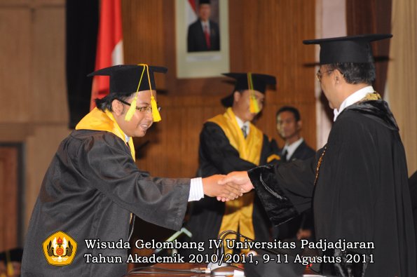 wisuda-fikom-oleh-rektor-183