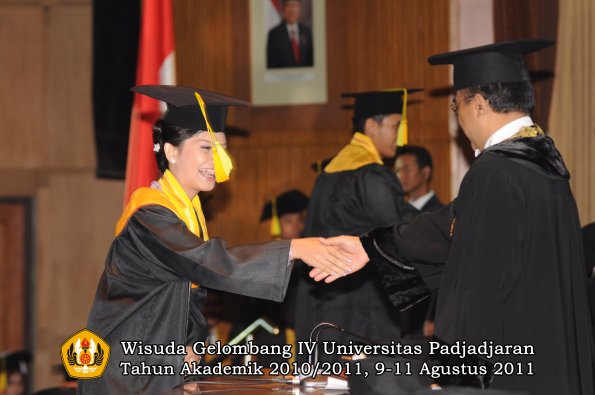 wisuda-fikom-oleh-rektor-262