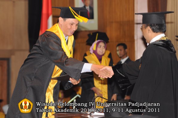 wisuda-fikom-oleh-rektor-307