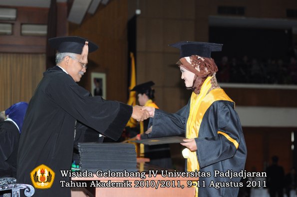 wisuda-fapet-oleh-dekan-05