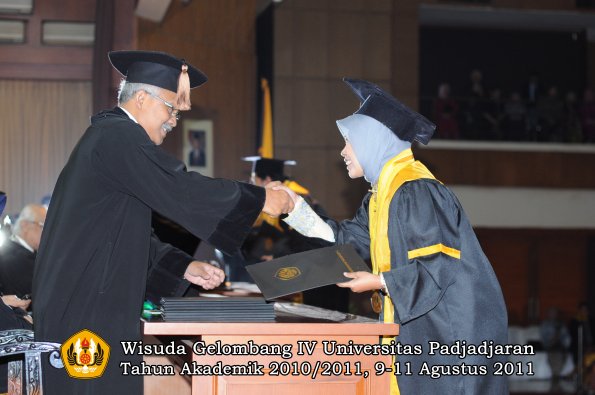 wisuda-fapet-oleh-dekan-29