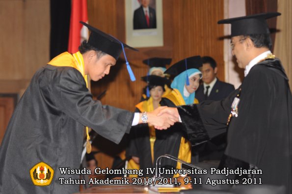 wisuda-fisip-oleh-rektor-038