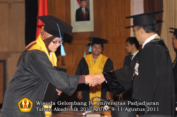 wisuda-fasa-oleh-rektor-112