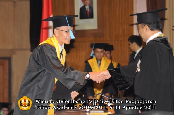 wisuda-fasa-oleh-rektor-132