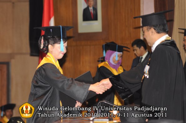 wisuda-fasa-oleh-rektor-145