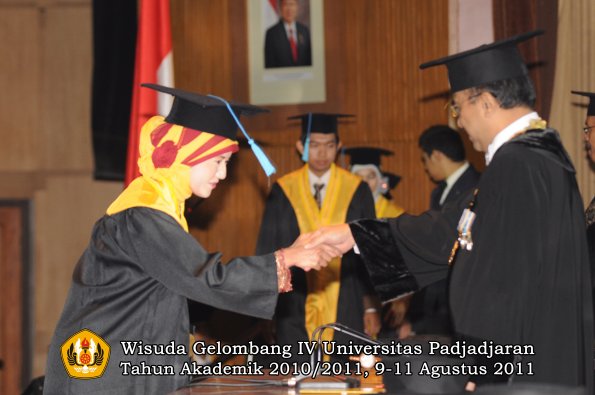 wisuda-fasa-oleh-rektor-148