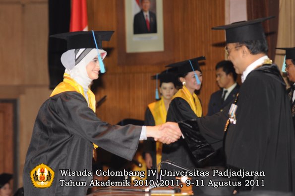 wisuda-fasa-oleh-rektor-150