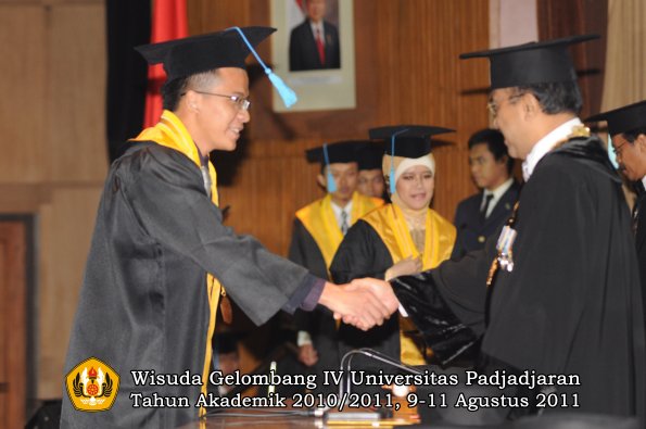 wisuda-fasa-oleh-rektor-162