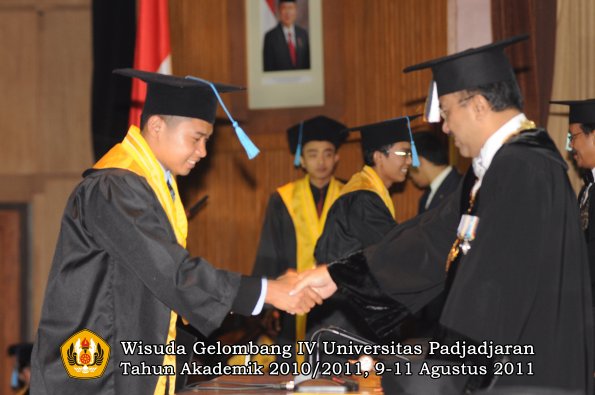 wisuda-fasa-oleh-rektor-172