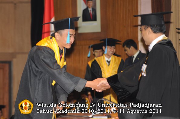 wisuda-fasa-oleh-rektor-174