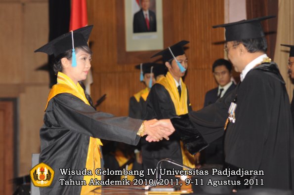 wisuda-fasa-oleh-rektor-226