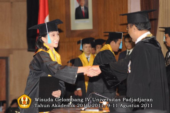 wisuda-fasa-oleh-rektor-232