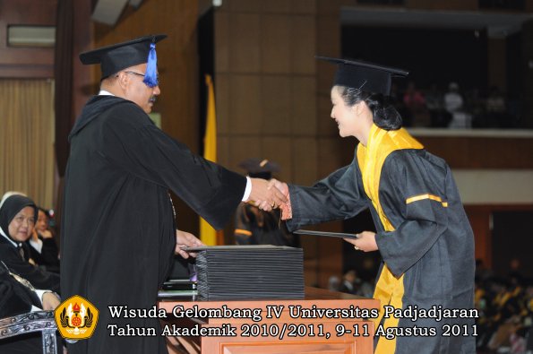 wisuda-fisip-oleh-dekan-292