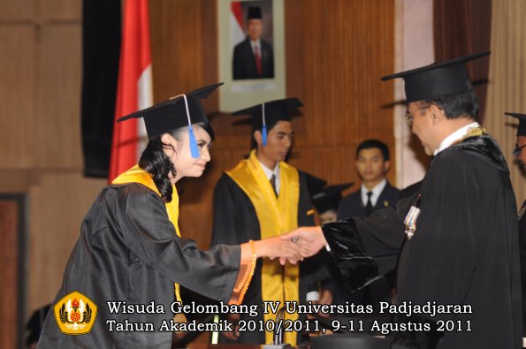 wisuda-fisip-oleh-rektor-063