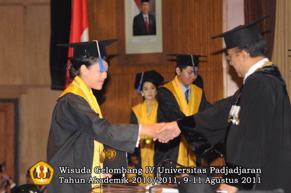 wisuda-fisip-oleh-rektor-064