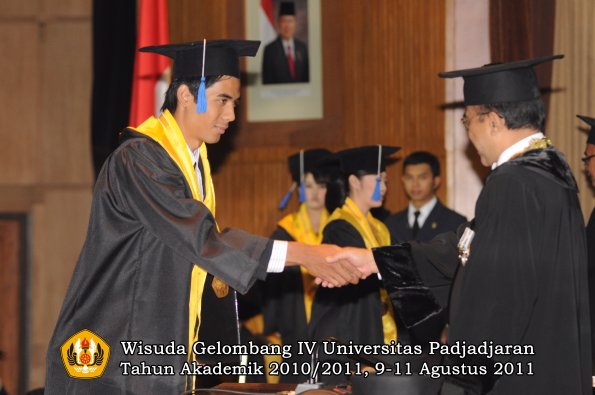 wisuda-fisip-oleh-rektor-065