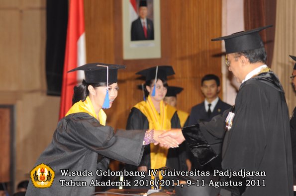 wisuda-fisip-oleh-rektor-067