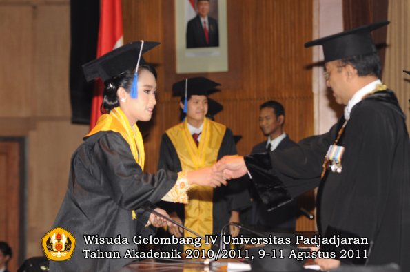 wisuda-fisip-oleh-rektor-068